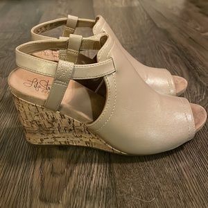 Life stride tan wedges